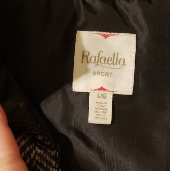 Sporty puffer zip-up vest - Picture 5 of 5